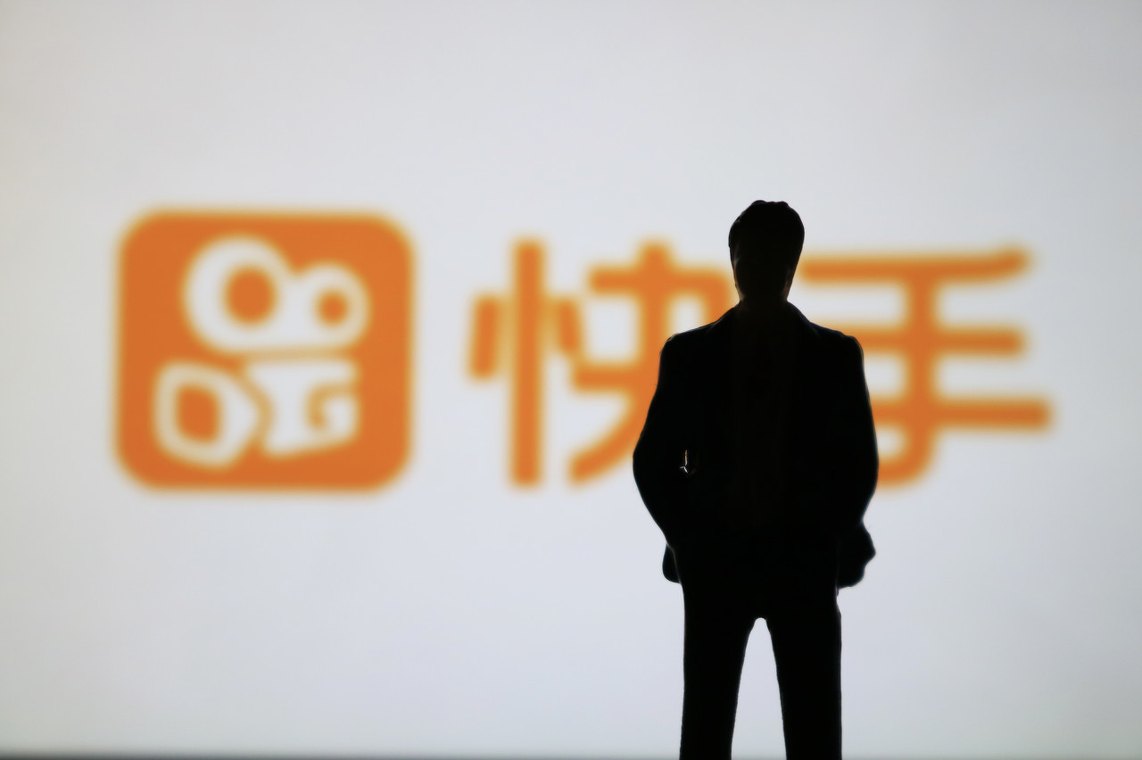 快手换船：短视频搁浅，AI抢滩